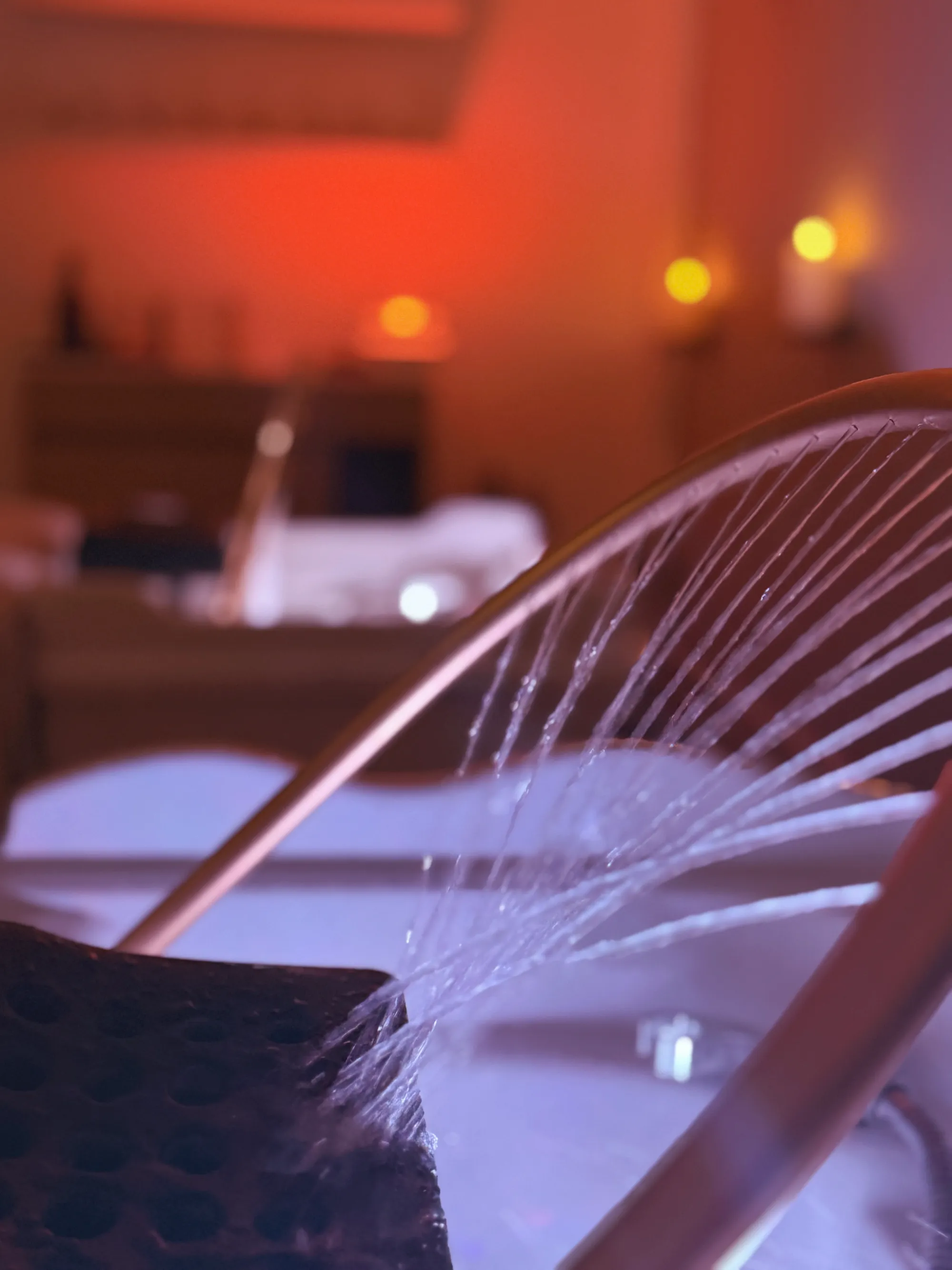 Soin head spa japonais — massage crânien avec peigne traditionnel